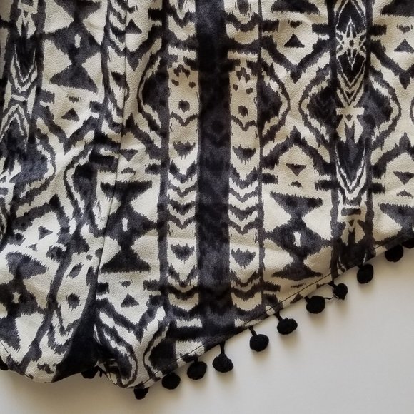 Billabong Pom Pom Aztec Boho Shorts - Picture 6 of 6